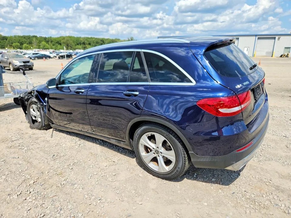 WDC0G4KB2HF221295 — 2017 MERCEDES-BENZ GLC photo 2