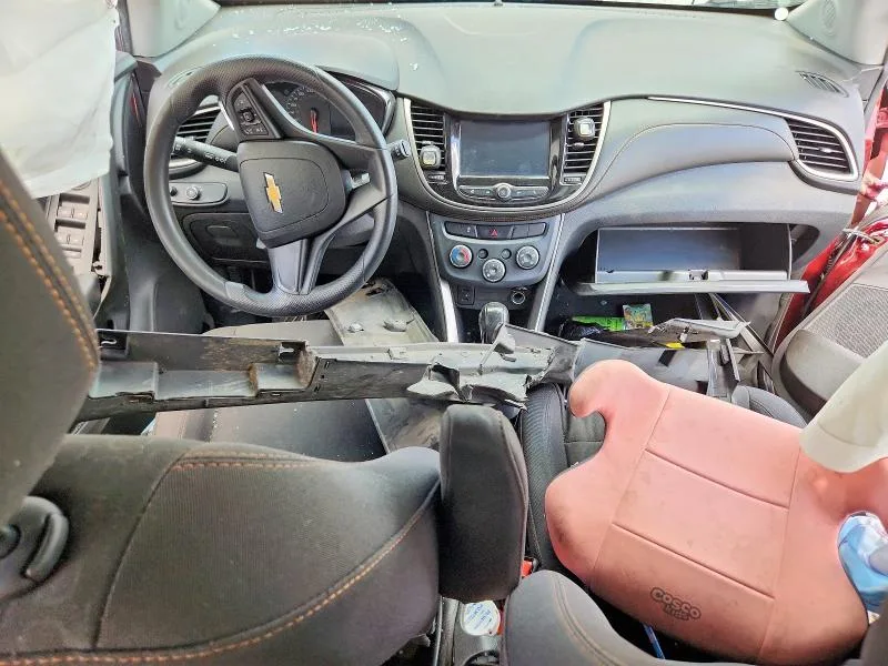 3GNCJKSB5HL254667 — 2017 CHEVROLET TRAX photo 8