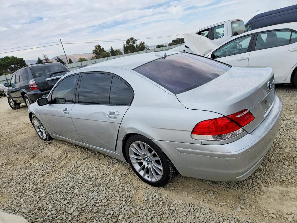 WBAHN83566DT62360 — 2006 BMW 750 photo 2