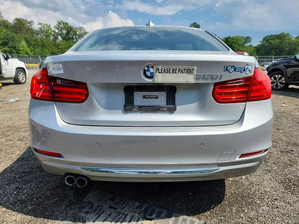 WBA3C1C56DF442217 — 2013 BMW 328 photo 6