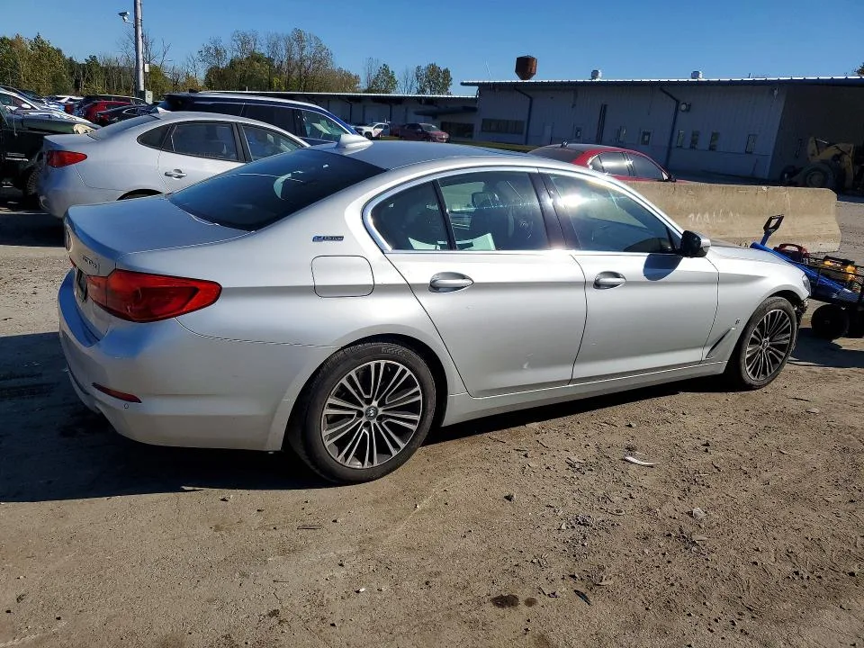 WBAJB1C50KB377055 — 2019 BMW 530XE photo 3