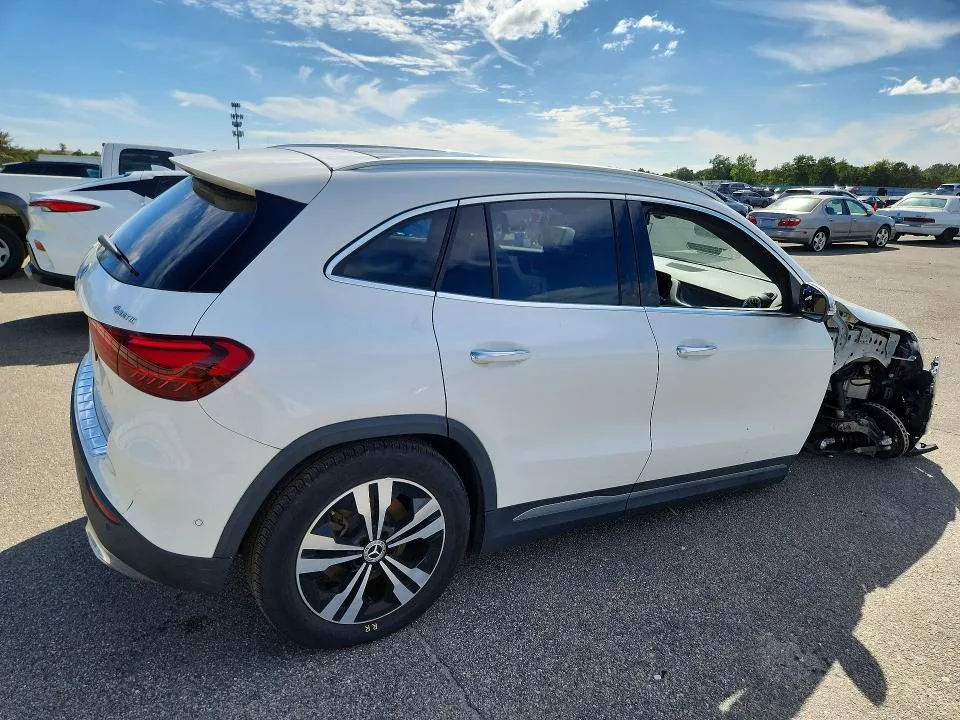 W1N4N4HB1SJ674745 — 2025 MERCEDES-BENZ GLA photo 3