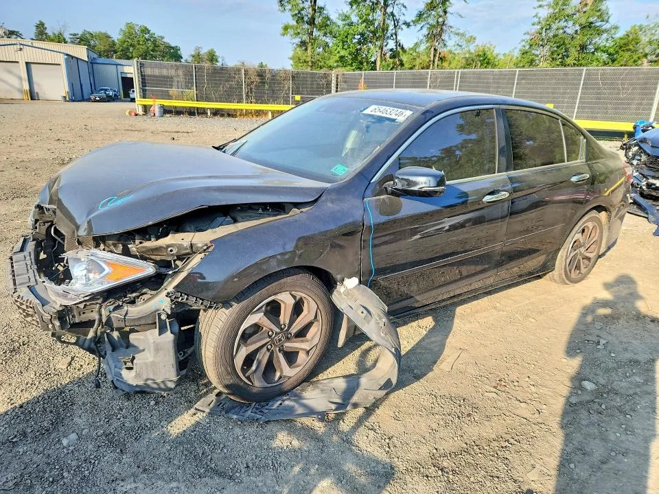 1HGCR2F05GA232251 — 2016 HONDA ACCORD photo 1