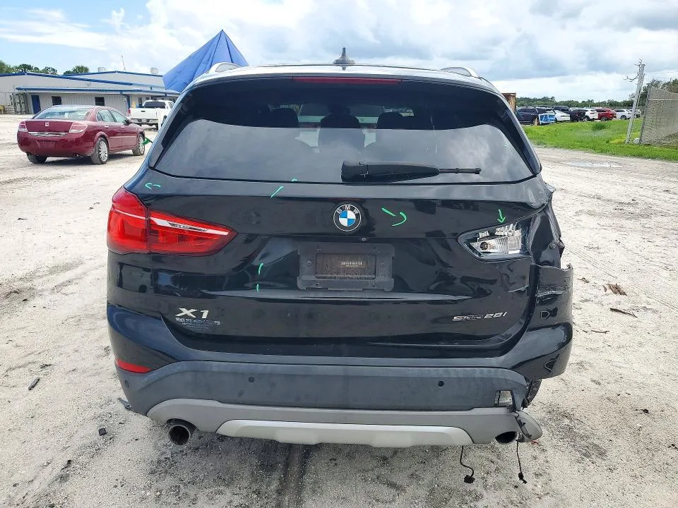 WBXHU7C56K5N49783 — 2019 BMW X1 photo 6