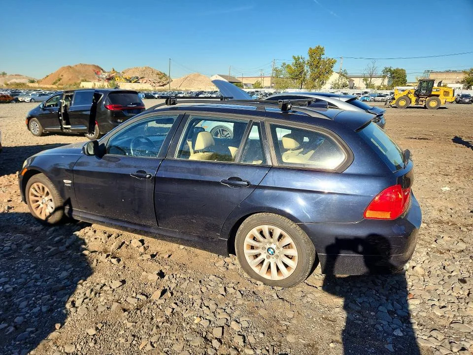 WBAUU33539A540381 — 2009 BMW 328 photo 2