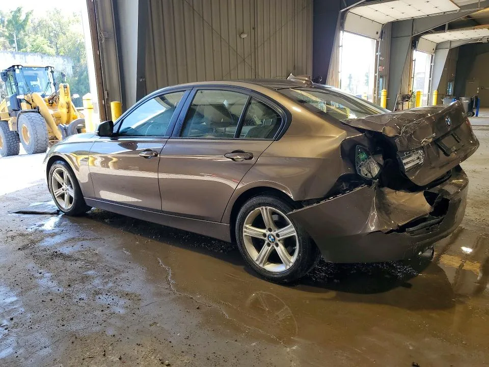 WBA3C3C5XEPV90040 — 2014 BMW 320 photo 2