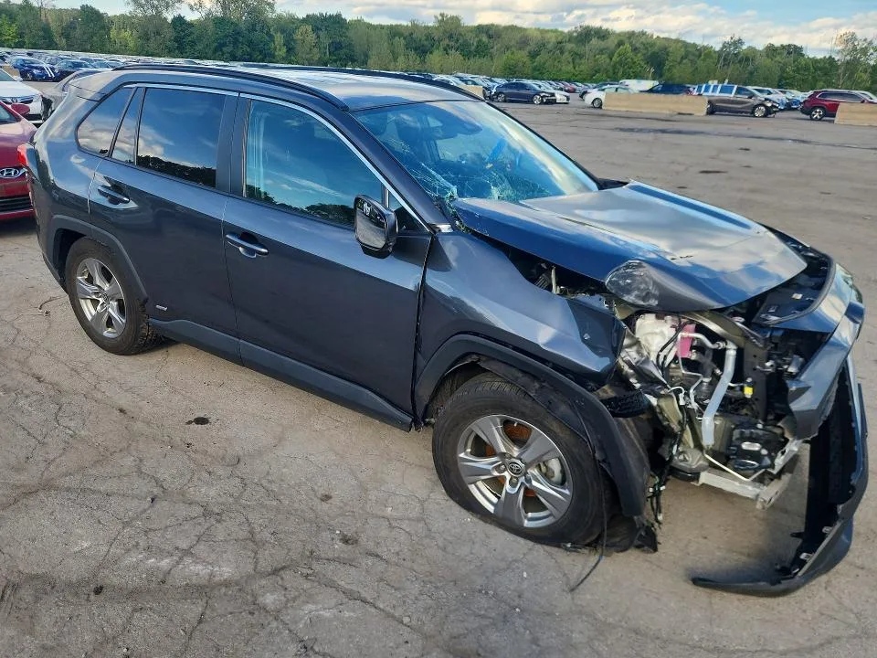 2T3LWRFV2RW204018 — 2024 TOYOTA RAV4 photo 4