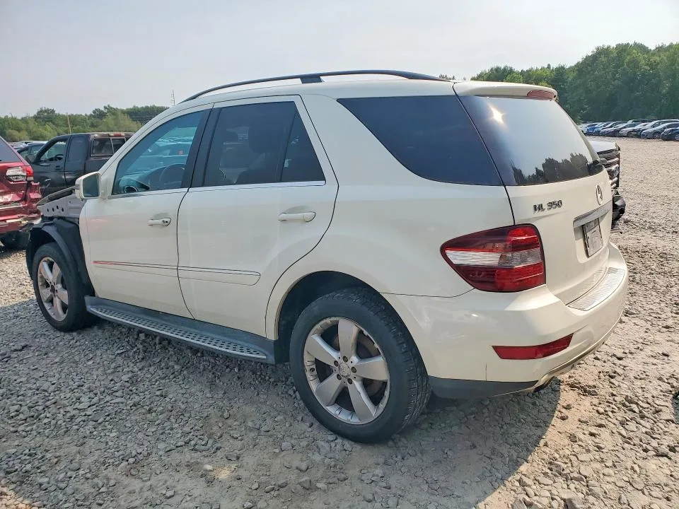 4JGBB8GB1BA686678 — 2011 MERCEDES-BENZ ML photo 2