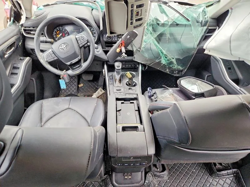 5TDGZRBH3LS037749 — 2020 TOYOTA HIGHLANDER photo 8