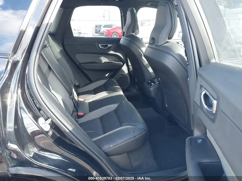 YV4L12RX8P1352363 — 2023 VOLVO XC60 photo 12