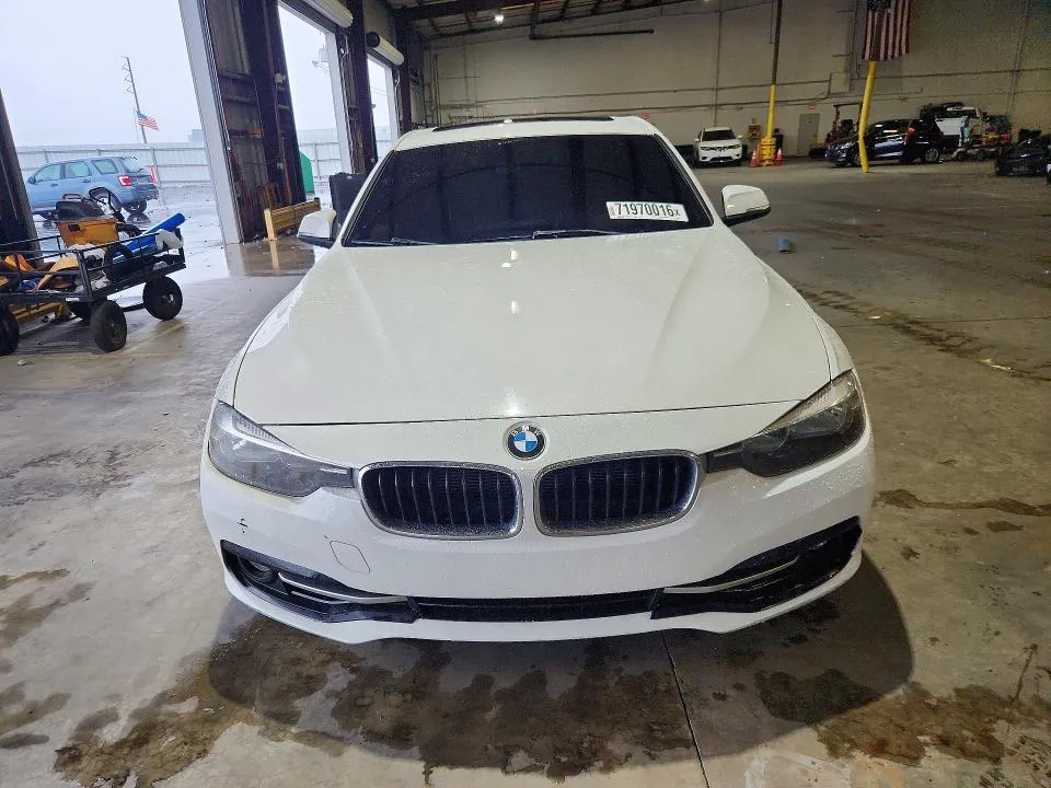 WBA8E9G59GNT43586 — 2016 BMW 328 photo 5