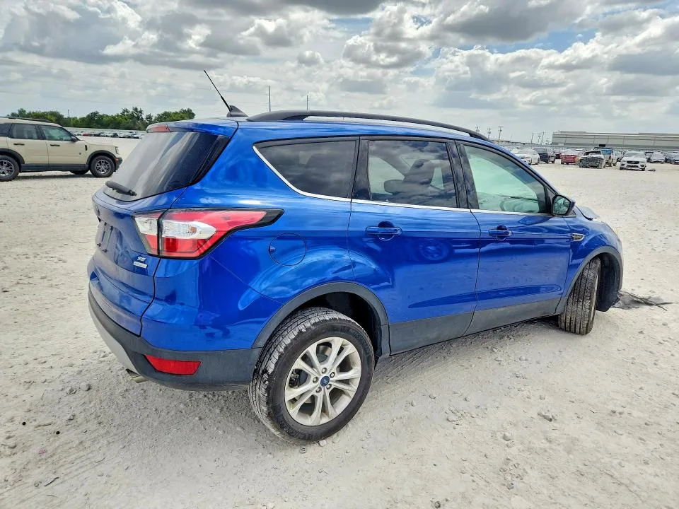 1FMCU0GD5JUD56993 — 2018 FORD ESCAPE photo 3