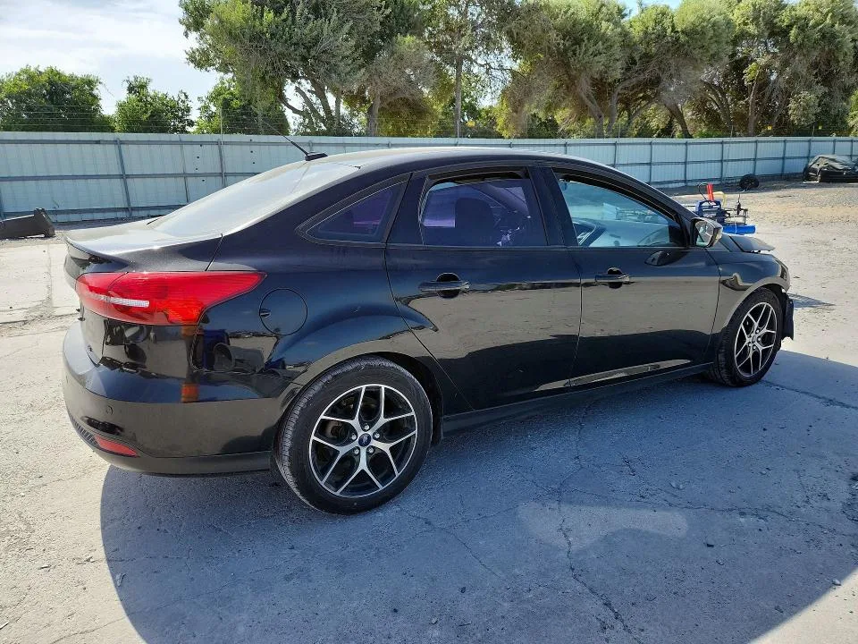 1FADP3H25HL222974 — 2017 FORD FOCUS photo 3
