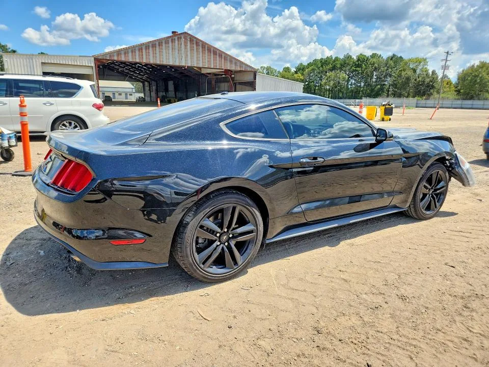 1FA6P8TH8F5424579 — 2015 FORD MUSTANG photo 3