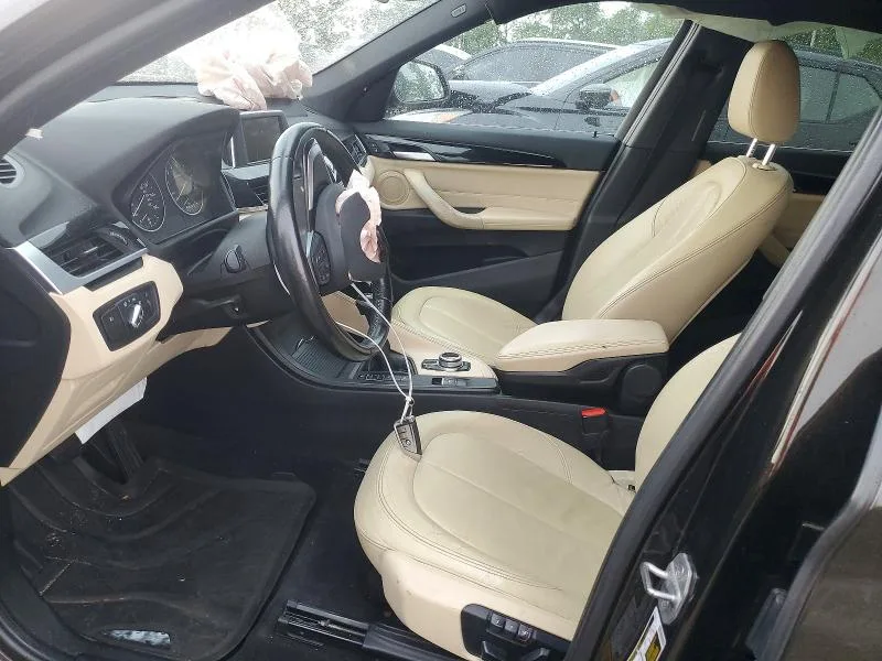 WBXHT3C38H5F78465 — 2017 BMW X1 photo 7