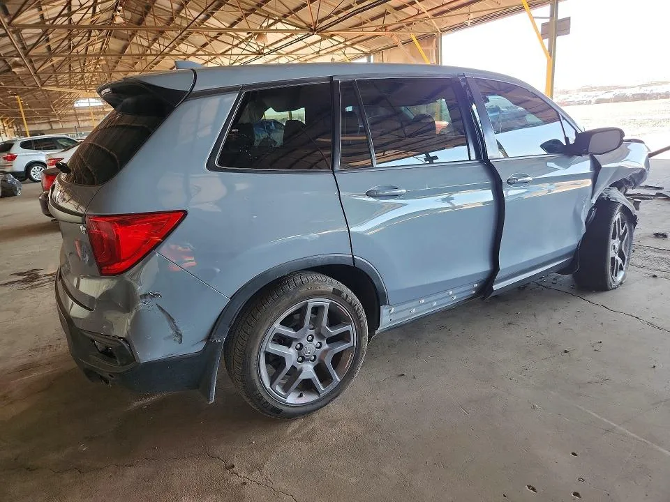 5FNYF7H51NB000110 — 2022 HONDA PASSPORT photo 3