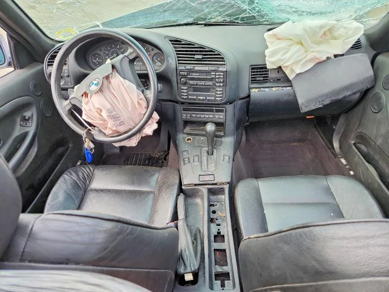 WBADW3C56CE821942 — 1998 BMW 323 photo 8