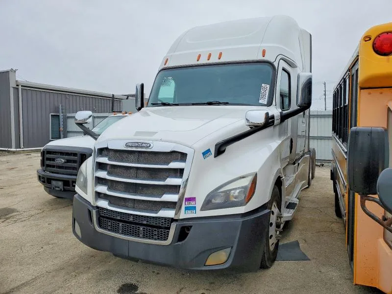 3AKJHHDR6KSKF5928 — 2019 FREIGLINER CASCADIA 126 photo 2