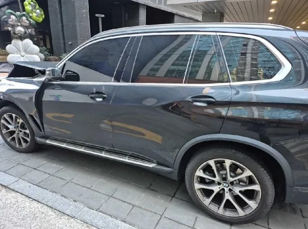 WBACV6107KLK23506 — 2019 BMW X5 xDrive30d xLine photo 6
