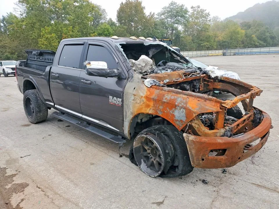 3C6UR5GJ7JG109739 — 2018 RAM 2500 photo 4