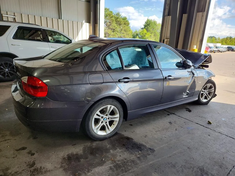 WBAVC73528KX90315 — 2008 BMW 328 photo 5
