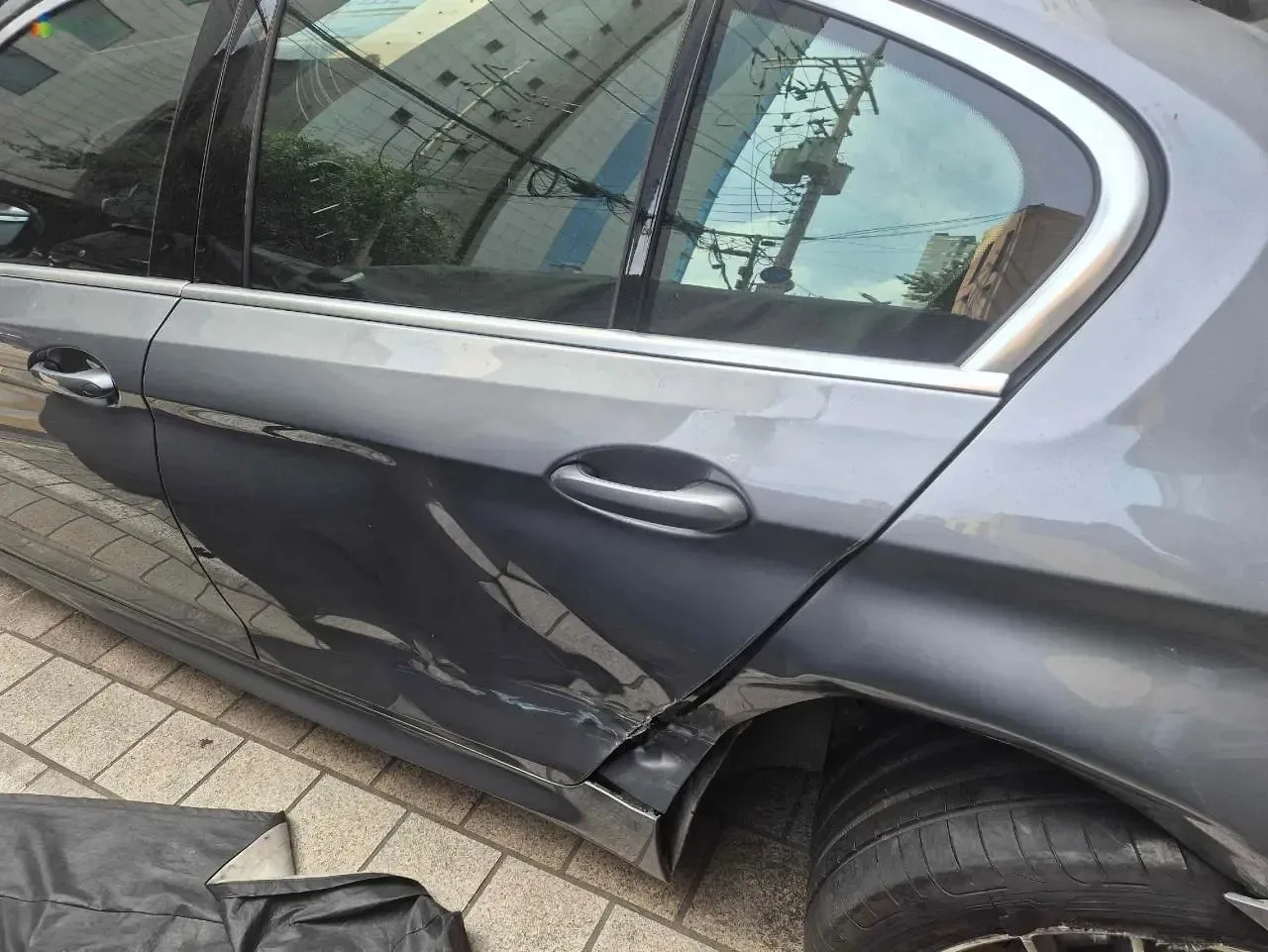 WBA11BH0XPWY23170 — 2023 BMW 520 photo 4