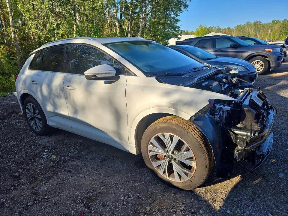 WA1GUAFZ9RP041305 — 2024 AUDI Q4 E-TRON photo 4
