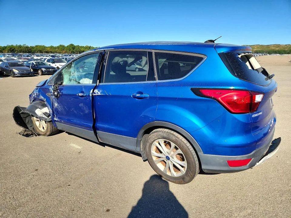 1FMCU9GDXKUB43351 — 2019 FORD ESCAPE photo 2