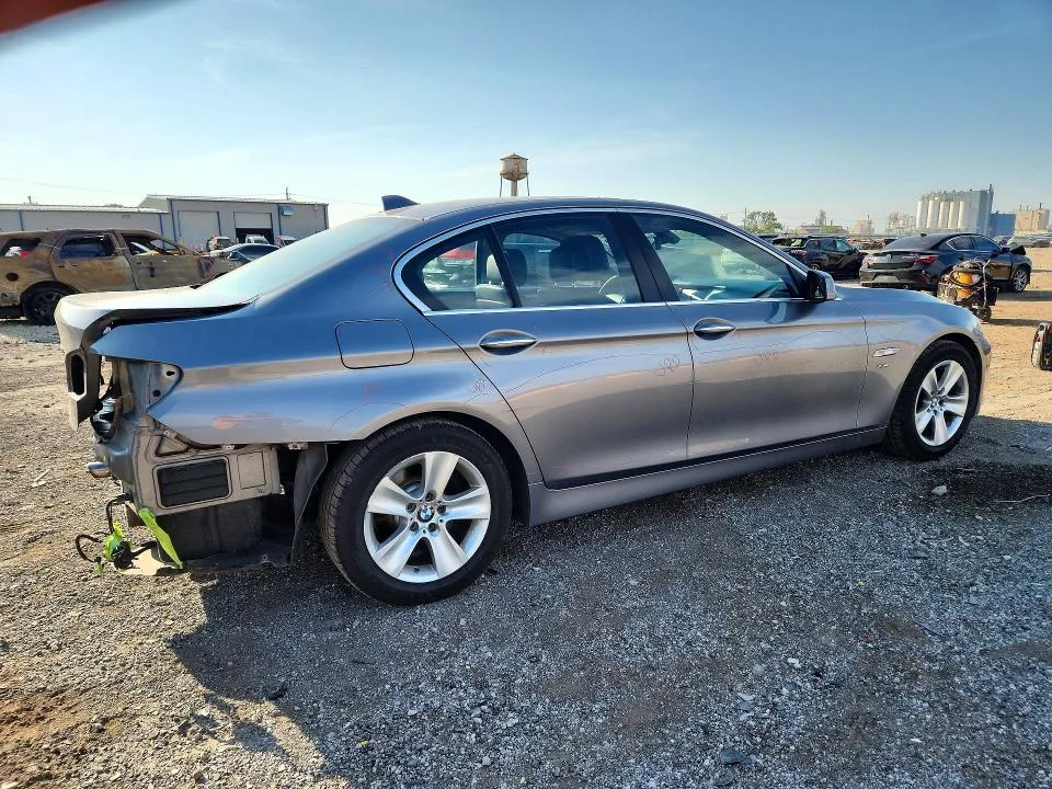 WBAXH5C52CDW09757 — 2012 BMW 528 photo 3