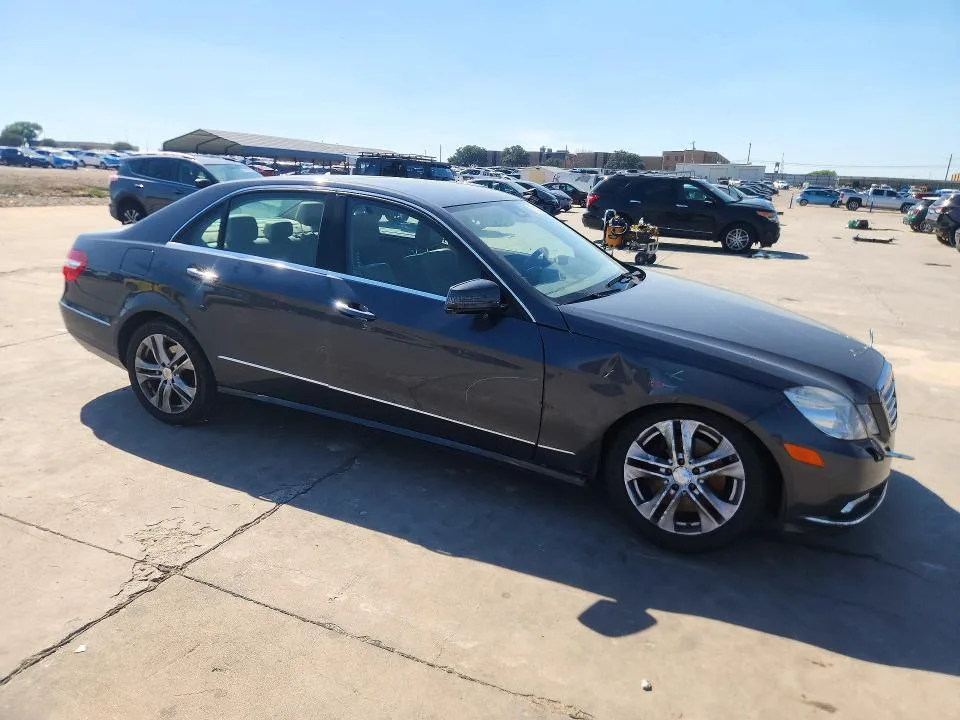 WDDHF5GB2AA084071 — 2010 MERCEDES-BENZ E photo 4