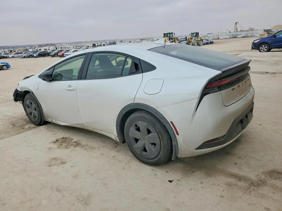 JTDACAAU1R3044622 — 2024 TOYOTA PRIUS photo 2