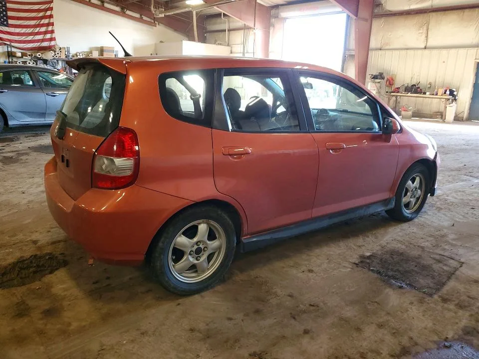 JHMGD38667S067082 — 2007 HONDA FIT photo 3