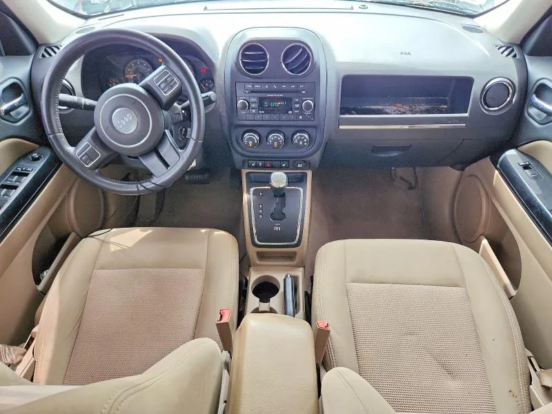 1C4NJPFA1GD611007 — 2016 JEEP PATRIOT photo 8