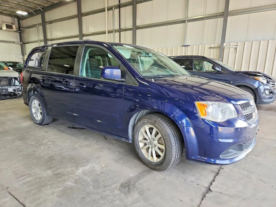 2C4RDGCGXGR203183 — 2016 DODGE GRAND CARAVAN photo 4
