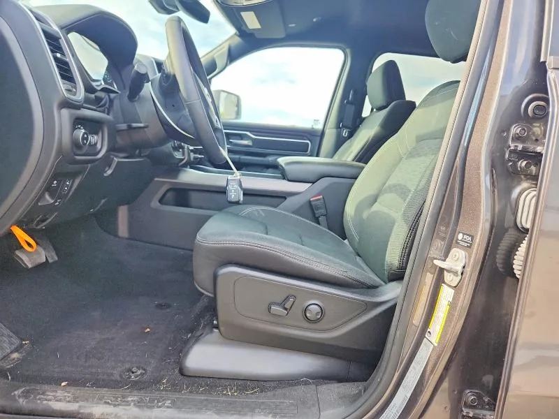 1C6SRFFP7SN656828 — 2025 RAM 1500 photo 7