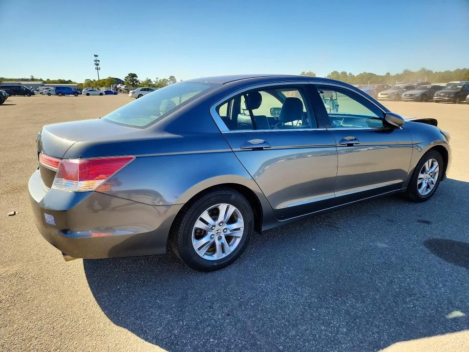 1HGCP2F60CA018966 — 2012 HONDA ACCORD photo 3