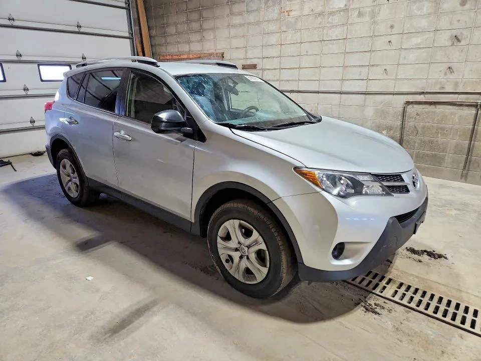 JTMBFREV4FJ046188 — 2015 TOYOTA RAV4 photo 4