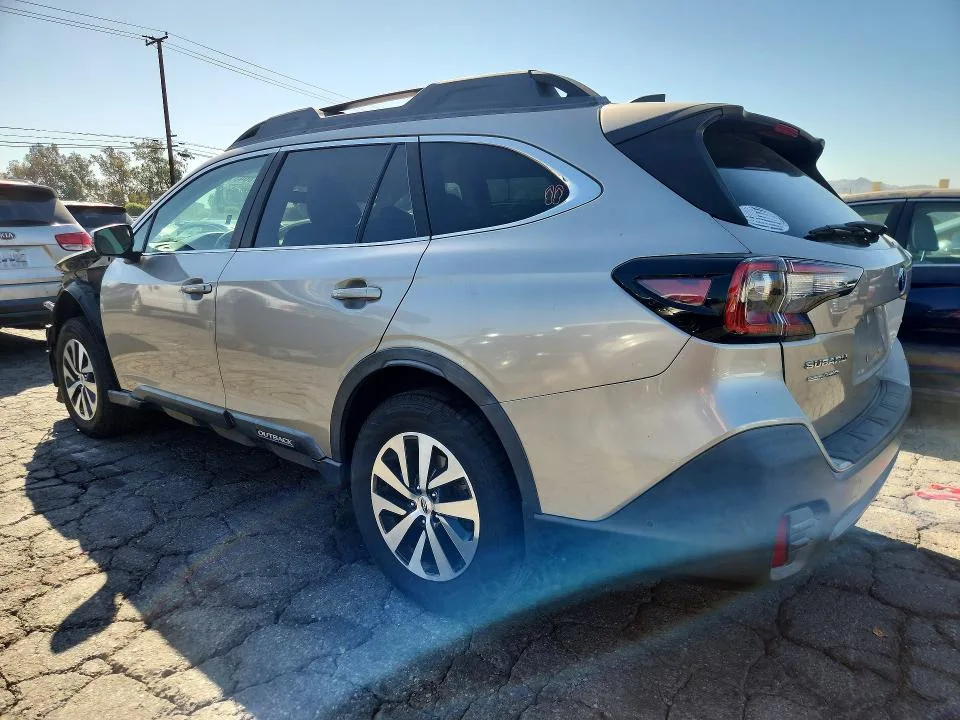 4S4BTACC3L3269846 — 2020 SUBARU OUTBACK photo 2