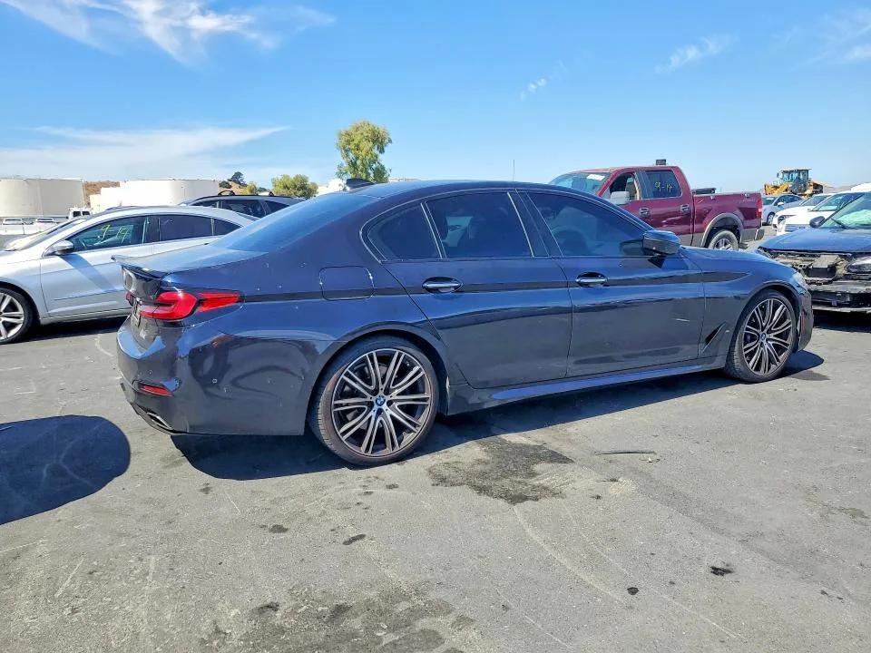 WBAJE5C30HG916380 — 2017 BMW 540 photo 3