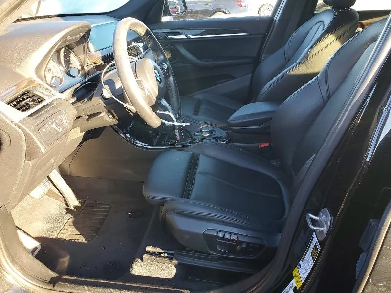 WBXHU7C31HP924653 — 2017 BMW X1 photo 7