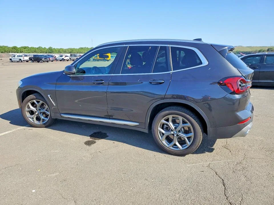 5UX53DP09R9V02006 — 2024 BMW X3 photo 2