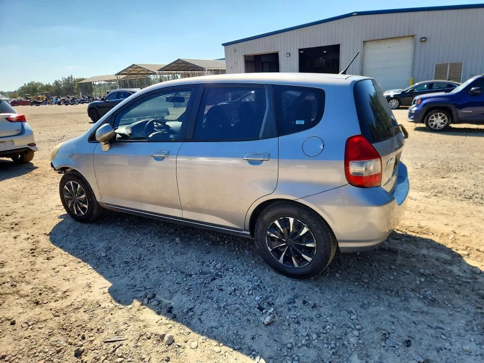 JHMGD38458S010355 — 2008 HONDA FIT photo 2