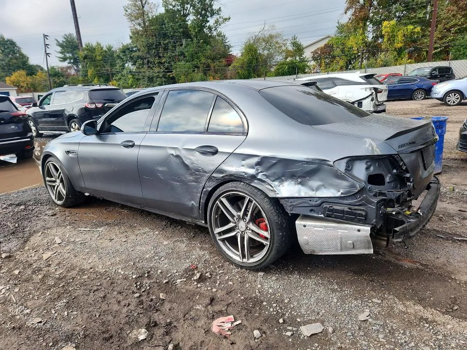 WDDZF8KB2JA450334 — 2018 MERCEDES-BENZ E photo 2