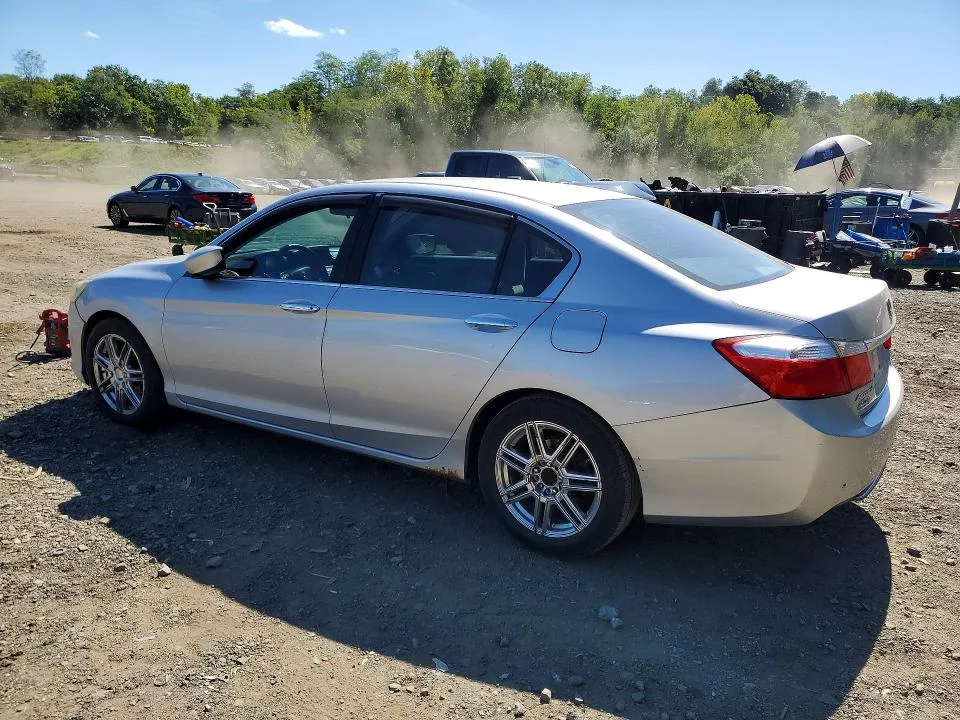 1HGCR2F3XDA022718 — 2013 HONDA ACCORD photo 2