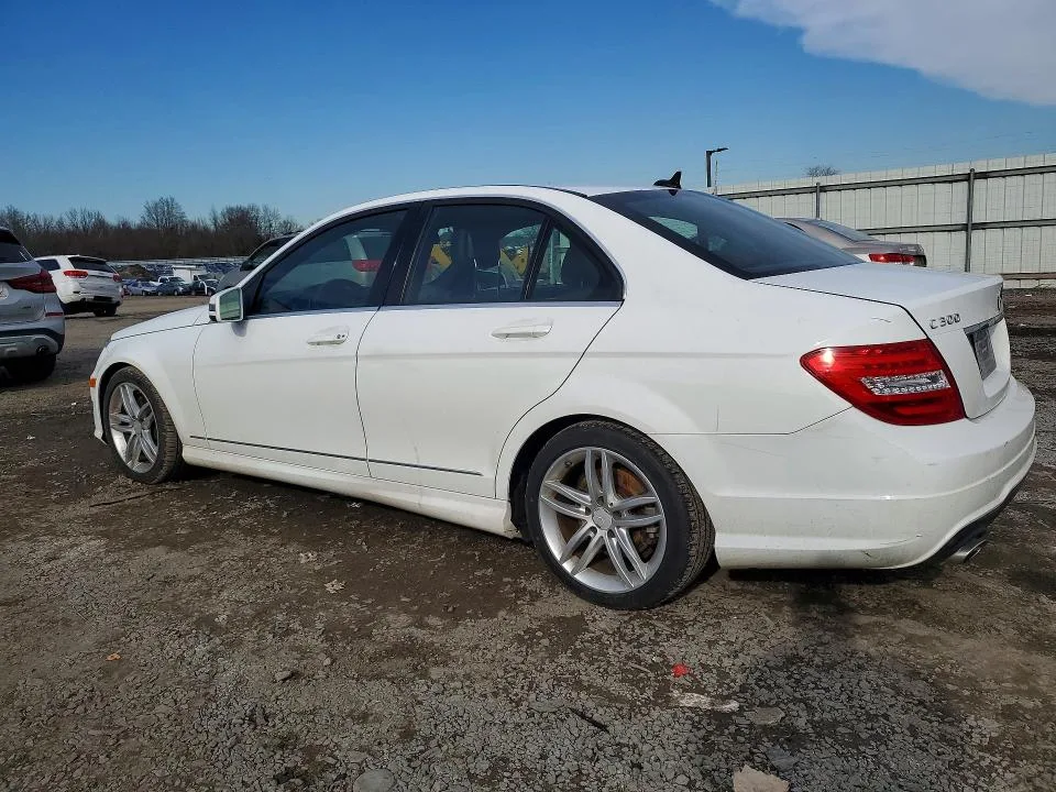 WDDGF8AB8ER317061 — 2014 MERCEDES-BENZ C photo 2