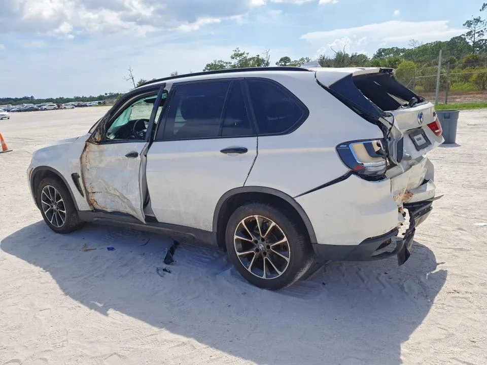 5UXKR0C5XJ0X93359 — 2018 BMW X5 photo 2