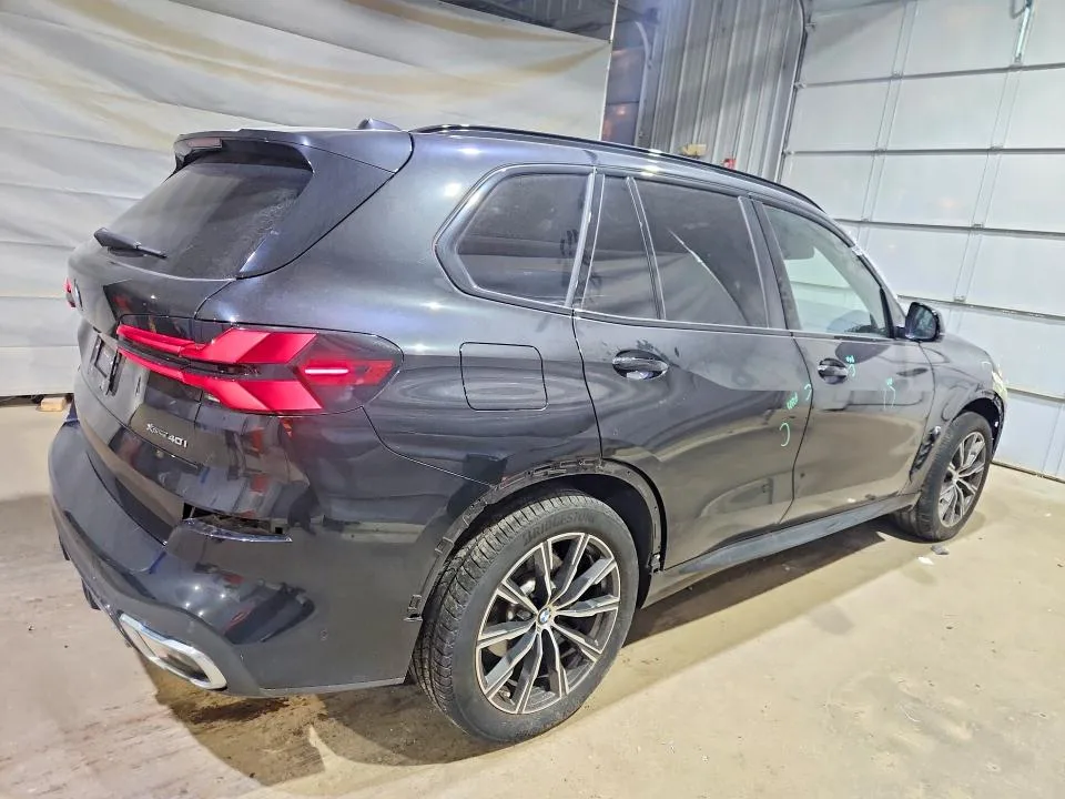 5UX23EU01R9U20798 — 2024 BMW X5 photo 3