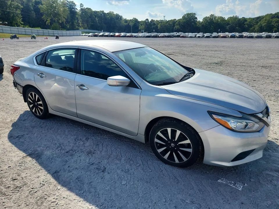 1N4AL3APXJC203217 — 2018 NISSAN ALTIMA photo 4