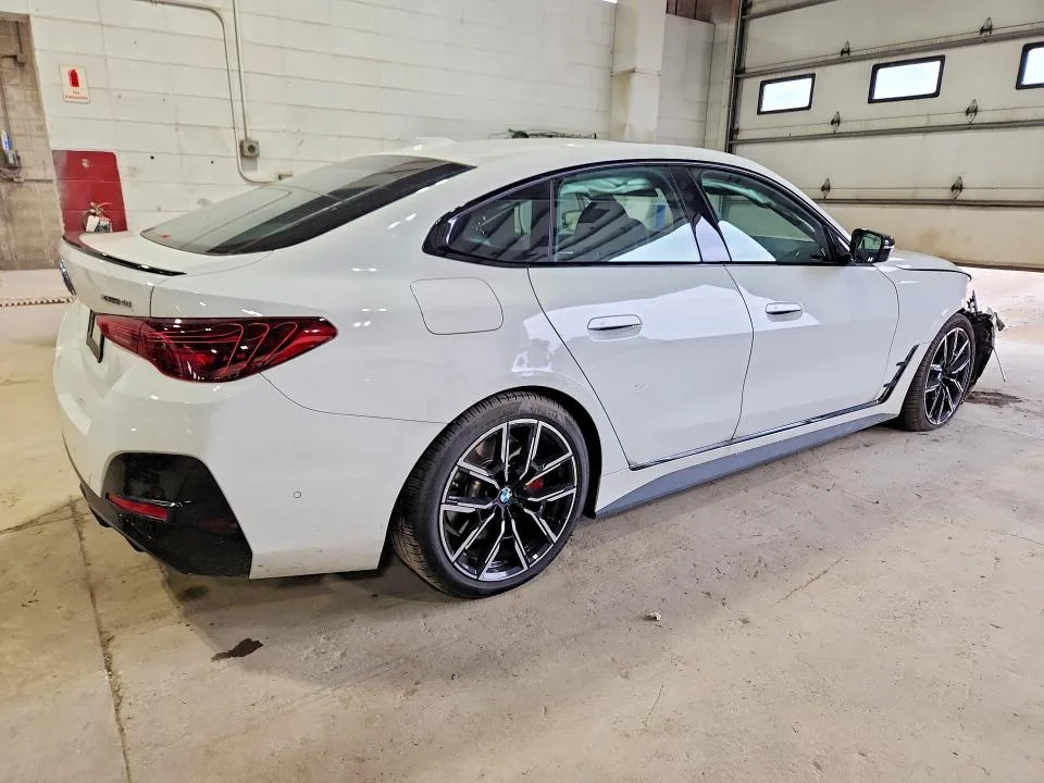 WBY43HD05SFT96362 — 2025 BMW I4 photo 3