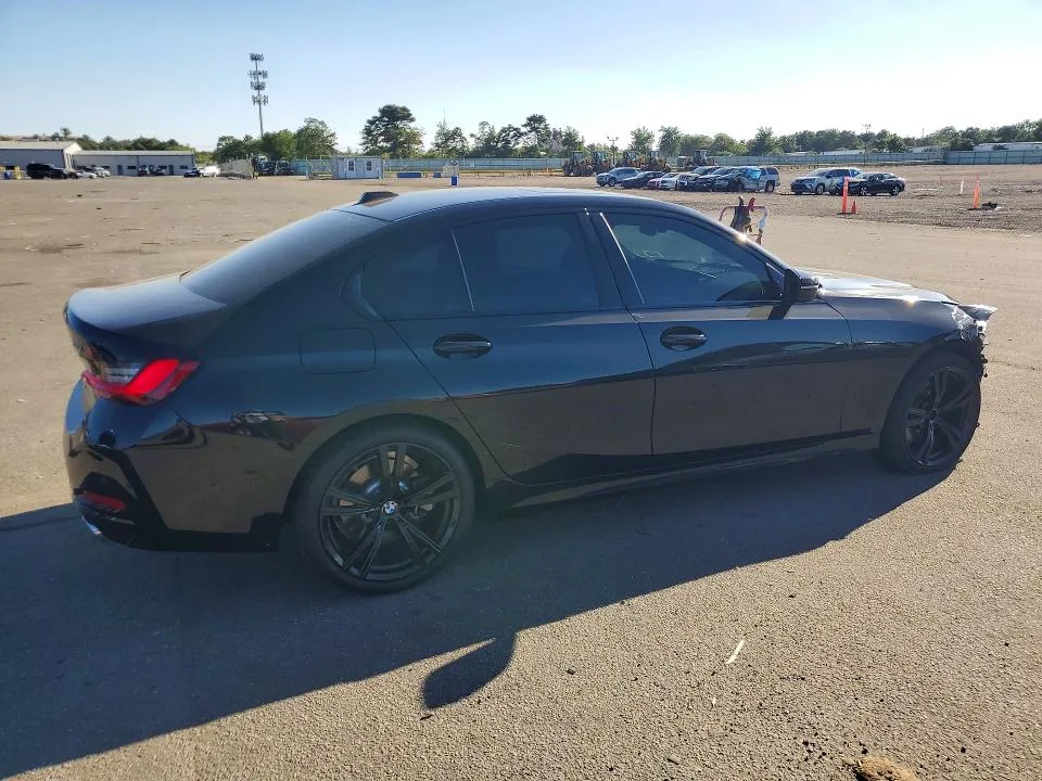 3MW89FF03P8D05881 — 2023 BMW 330XI photo 3